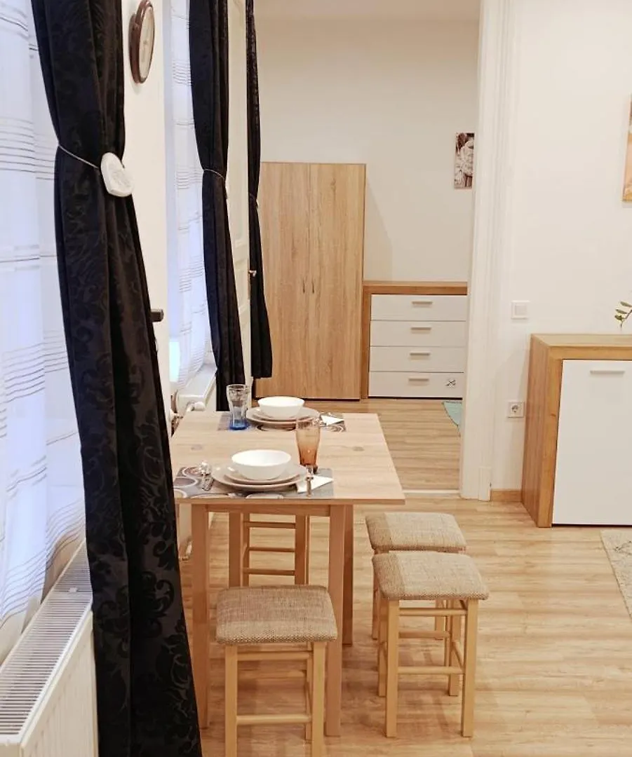 Pretty Flat In The Center Apartment Budapest